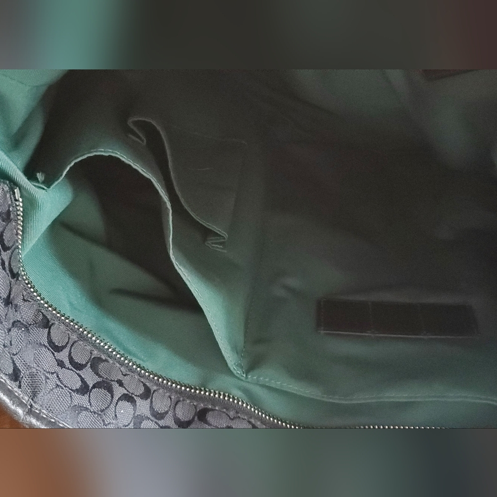 Coach Signature Vintage Tote/Travel Bag: Black Jacquard/ Leather/ Green Lining. - Picture 11 of 12